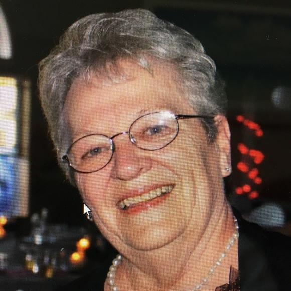 Meet your Posher, Lisa - Picture 6 of 8